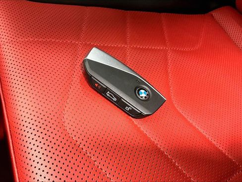 Used 2025 BMW X1 xDrive28i image 9