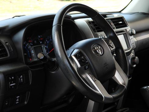 Used 2016 Toyota 4Runner 2WD SR5 image 54