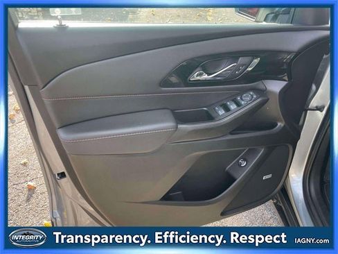 Used 2023 Chevrolet Traverse RS image 17
