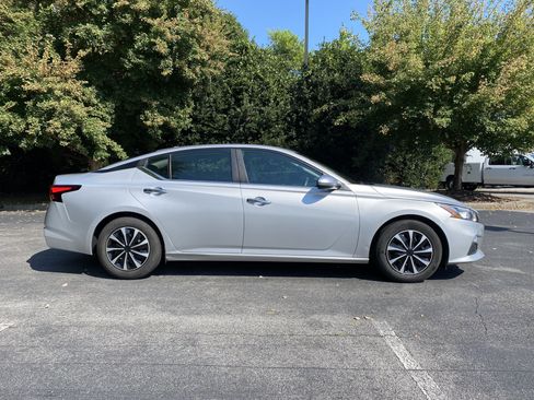 Used 2019 Nissan Altima 2.5 S FWD image 10