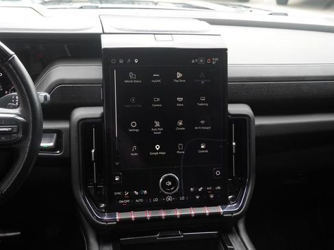 Used 2025 GMC Yukon AT4 Ultimate w/ LPO, Floor Liner Package AWD/4WD image 17