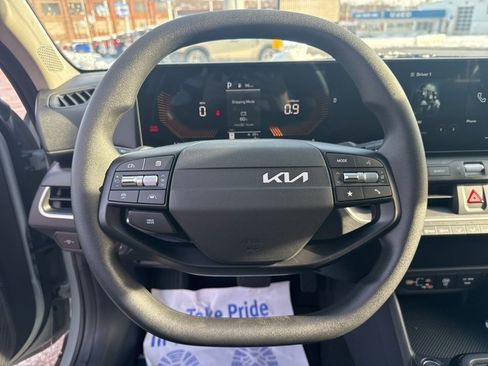 New 2025 Kia K4 LXS image 23