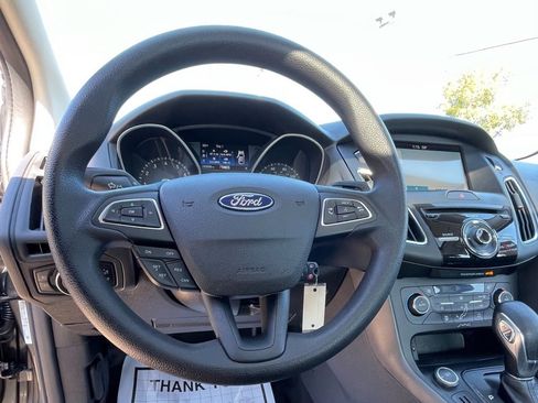 Used 2017 Ford Focus SEL image 17