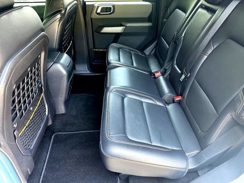 Used 2023 Ford Bronco Badlands w/ Sasquatch Package AWD/4WD image 25