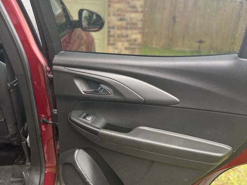 Used 2023 Chevrolet TrailBlazer LT FWD image 4