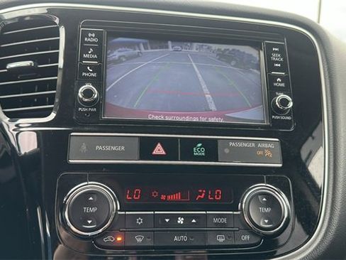 Used 2019 Mitsubishi Outlander ES image 20