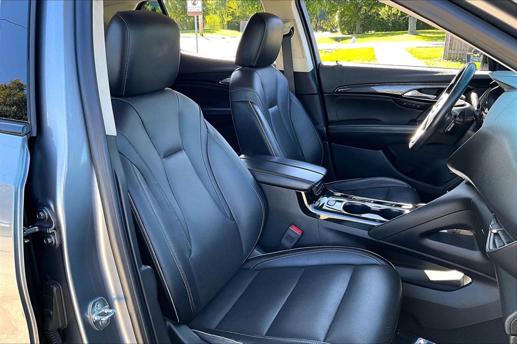Used 2021 Buick Envision Essence w/ Technology Package I AWD/4WD image 28
