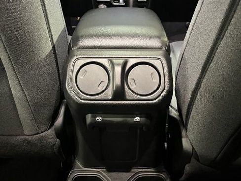 Used 2024 Jeep Wrangler Sport S image 30