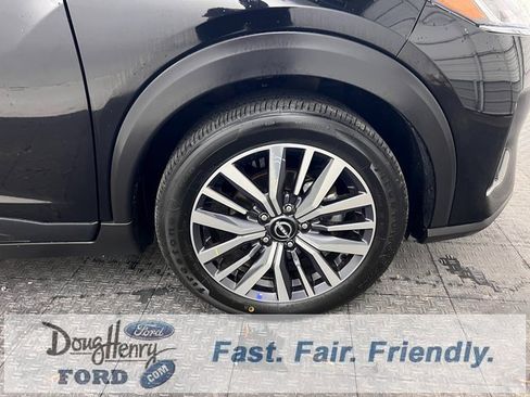 Used 2024 Nissan Kicks SV image 17