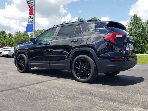 Used 2023 GMC Terrain SLE w/ Driver Convenience Package FWD image 8