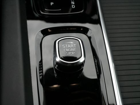 Used 2025 Volvo S60 B5 Core image 30