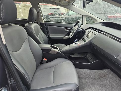 Used 2015 Toyota Prius Four w/ Deluxe Solar Roof Package image 10
