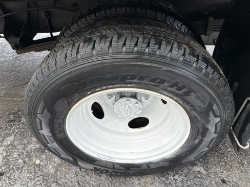 Used 2018 Ford E-350 and Econoline 350 Super Duty image 12