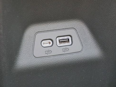 Used 2023 Buick Envision Essence w/ Sport Touring Package image 36