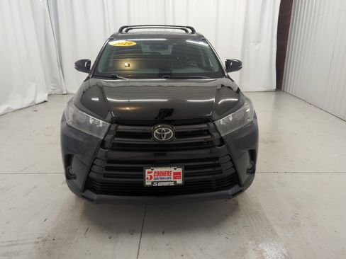 Used 2019 Toyota Highlander AWD V6 image 6