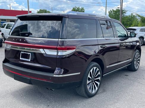Used 2023 Lincoln Navigator Reserve AWD/4WD image 5