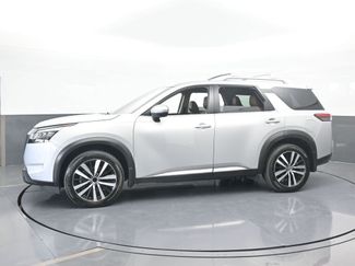 Used 2023 Nissan Pathfinder Platinum video 2