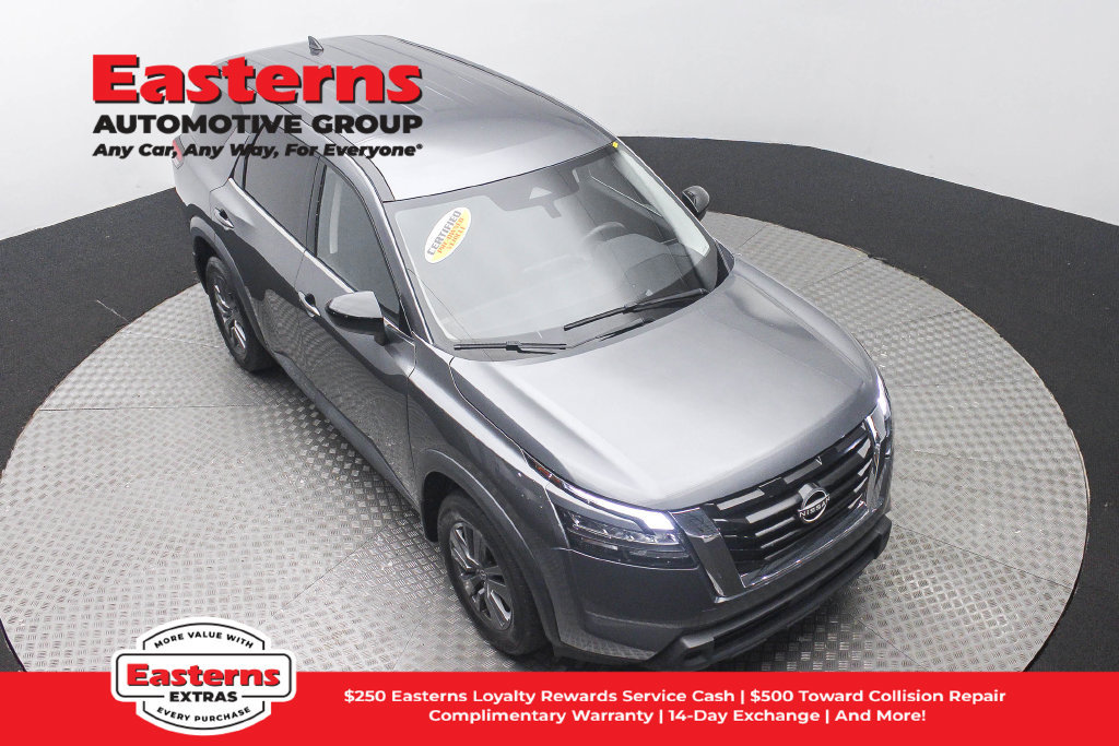 Used 2024 Nissan Pathfinder S AWD/4WD image 4