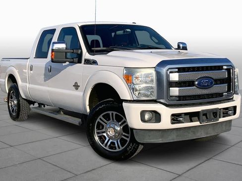 Used 2015 Ford F250 Platinum image 2