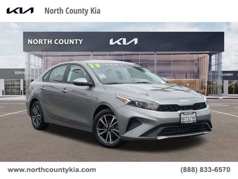 Certified 2023 Kia Forte LXS w/ LXS Technology Package FWD image 1