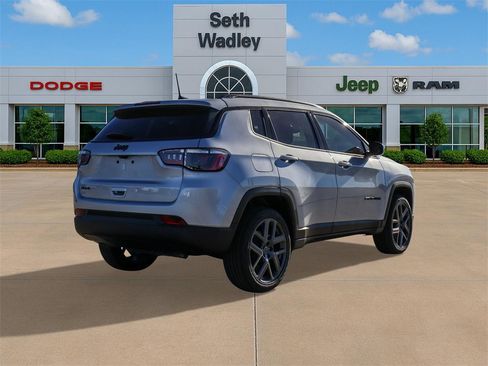 New 2026 Jeep Compass Latitude image 7
