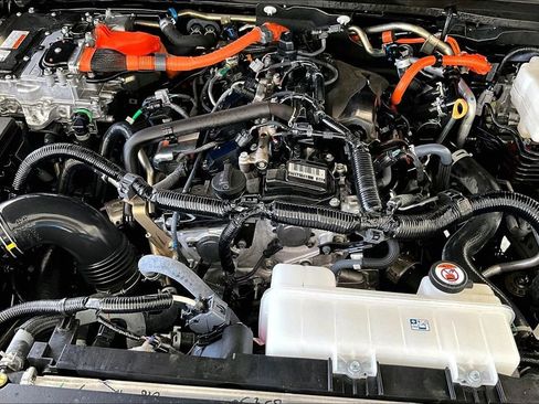 Certified 2025 Toyota Tacoma TRD Off-Road image 32