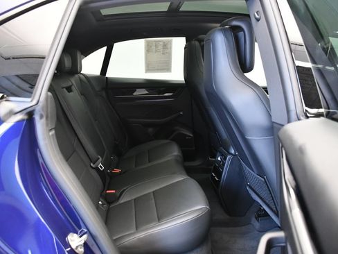 Certified 2025 Porsche Macan 4S Electric AWD/4WD image 57