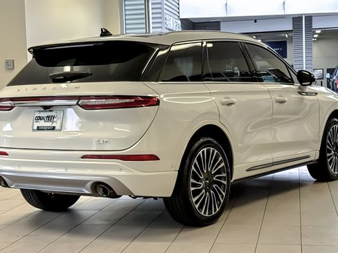 Used 2020 Lincoln Corsair Reserve w/ Equipment Group 202A AWD/4WD image 4
