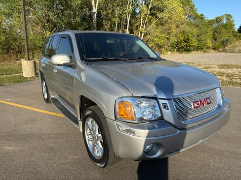 Used 2006 GMC Envoy Denali image 3