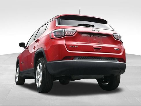 Used 2020 Jeep Compass Latitude w/ Cold Weather Group AWD/4WD image 37