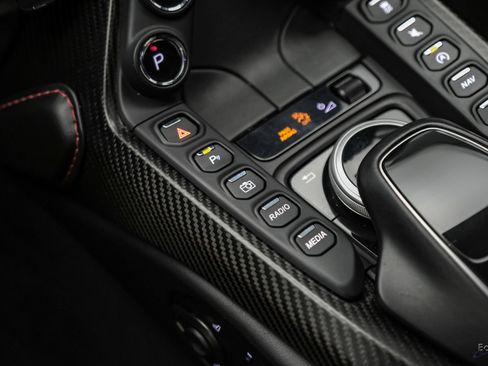 Used 2019 Aston Martin V8 Vantage Coupe RWD image 71