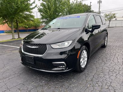 Used 2024 Chrysler Pacifica Touring-L