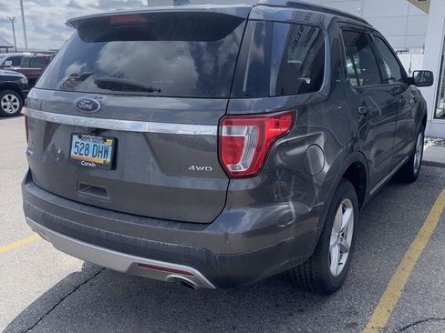Used 2017 Ford Explorer XLT w/ Equipment Group 202A AWD/4WD image 2