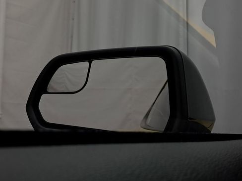 Used 2016 Ford Mustang Shelby GT350 w/ Technology Package image 23