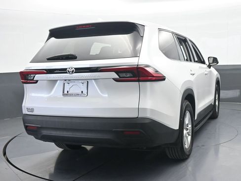 Used 2025 Toyota Grand Highlander FWD image 5