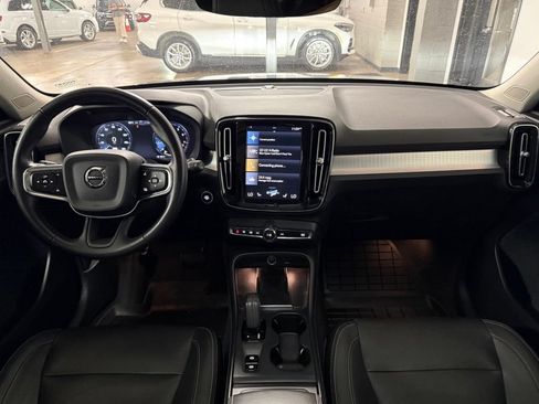 Used 2021 Volvo XC40 T5 Momentum AWD/4WD image 8