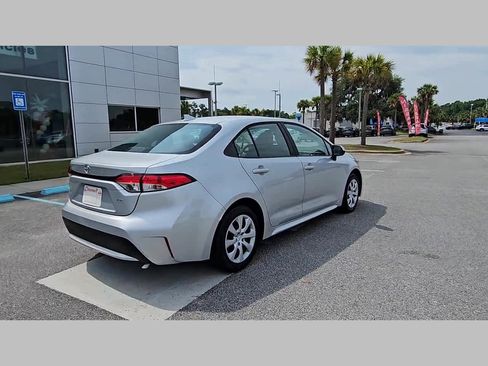Used 2022 Toyota Corolla LE image 34