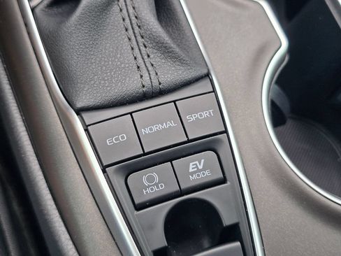 Certified 2023 Toyota Camry XLE FWD image 8