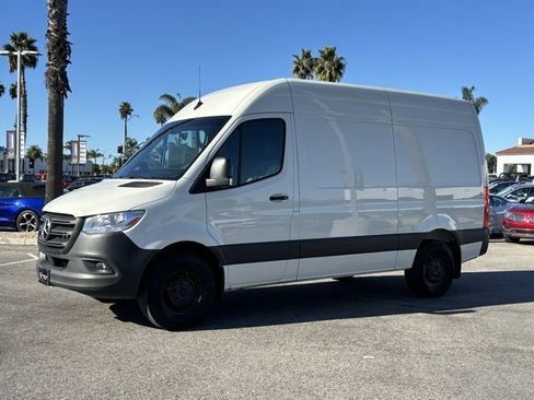 Used 2025 Mercedes-Benz Sprinter 2500 image 16