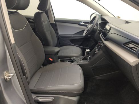 Used 2023 Volkswagen Taos SE w/ Panoramic Sunroof Package FWD image 21