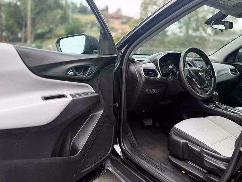Used 2018 Chevrolet Equinox LS FWD image 14