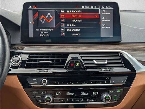 Used 2023 BMW 540i w/ Premium Package image 15