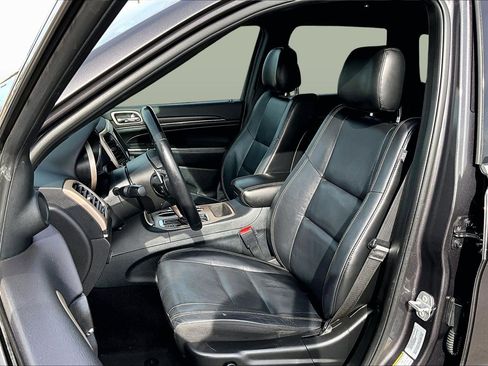 Used 2017 Jeep Grand Cherokee Limited image 24