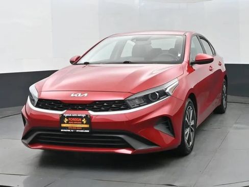 Used 2023 Kia Forte LXS FWD image 1