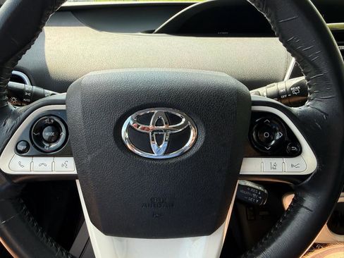 Used 2017 Toyota Prius Four Touring image 8