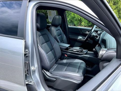 Used 2025 Chevrolet Equinox LT w/ Convenience Package II AWD/4WD image 11
