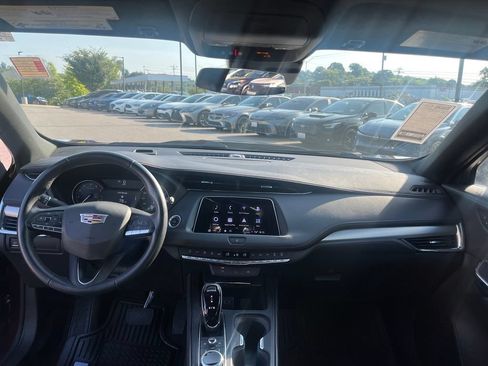 Used 2023 Cadillac XT4 Premium Luxury FWD image 21