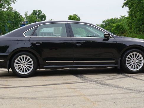 Used 2017 Volkswagen Passat 1.8T SE w/ SE Lighting Package FWD image 6