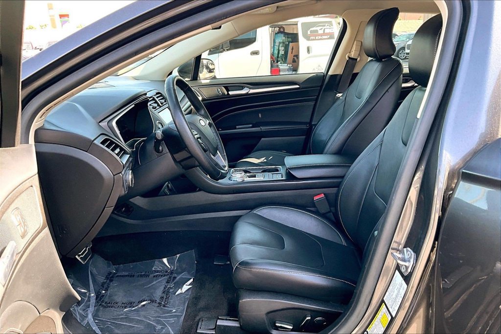 Used 2018 Ford Fusion Energi Titanium FWD image 14