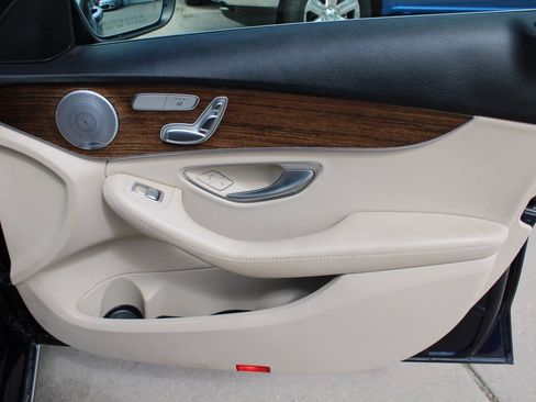 Used 2019 Mercedes-Benz C 300 4MATIC Sedan image 8